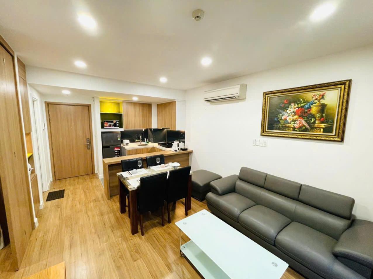 Căn hộ 1br Republic Plaza, 5 Min From Tan Son Nhat Airport